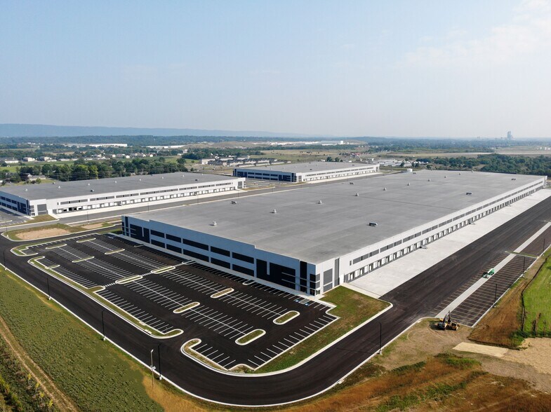 0 Winchester Ave, Martinsburg, WV à louer - Photo du bâtiment - Image 3 de 3