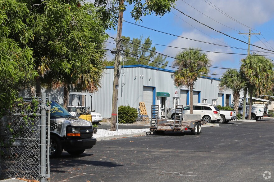 3745 S Congress Ave, Lake Worth, FL à louer - Photo principale - Image 1 de 3