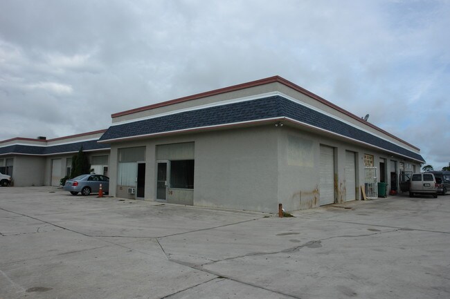 More details for 1562 SE Village Green Dr, Port Saint Lucie, FL - Flex for Lease