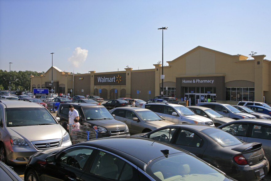 545-591 Memorial Dr, Chicopee, MA à louer - Photo principale - Image 2 de 7