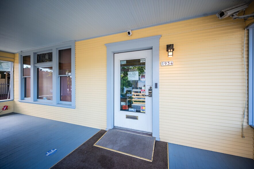 1934 NE Broadway St, Portland, OR à vendre - Photo du bâtiment - Image 3 de 29