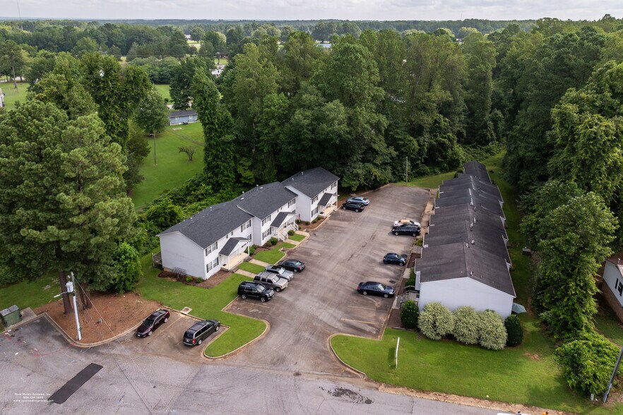 210 Smith St, South Hill, VA à vendre - Photo du bâtiment - Image 2 de 14