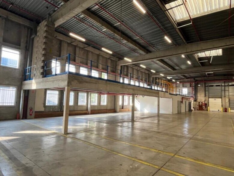 7 Rue André Sentuc, Vénissieux for lease - Building Photo - Image 3 of 7