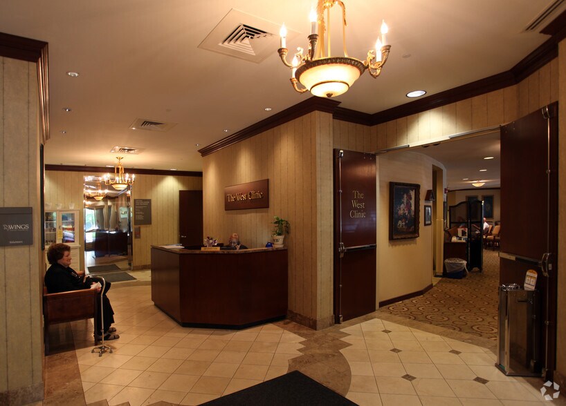 100 N Humphreys Blvd, Memphis, TN à vendre - Hall d’entrée - Image 2 de 7