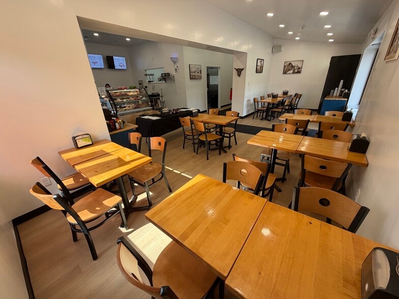 706 W Jefferson St, Kokomo, IN for sale - Building Photo - Image 3 of 19