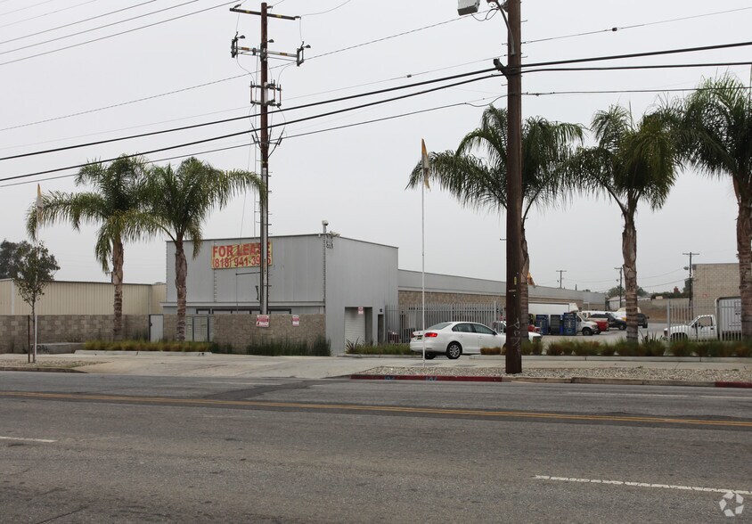 9901 San Fernando Rd, Pacoima, CA à louer - Photo du bâtiment - Image 3 de 22
