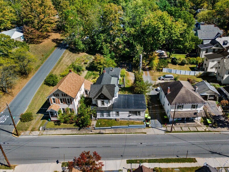 412 N 8th St, Stroudsburg, PA à vendre - Photo du bâtiment - Image 2 de 22