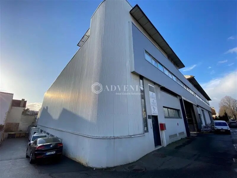 Office in Vitry-sur-Seine for lease Building Photo- Image 1 of 9