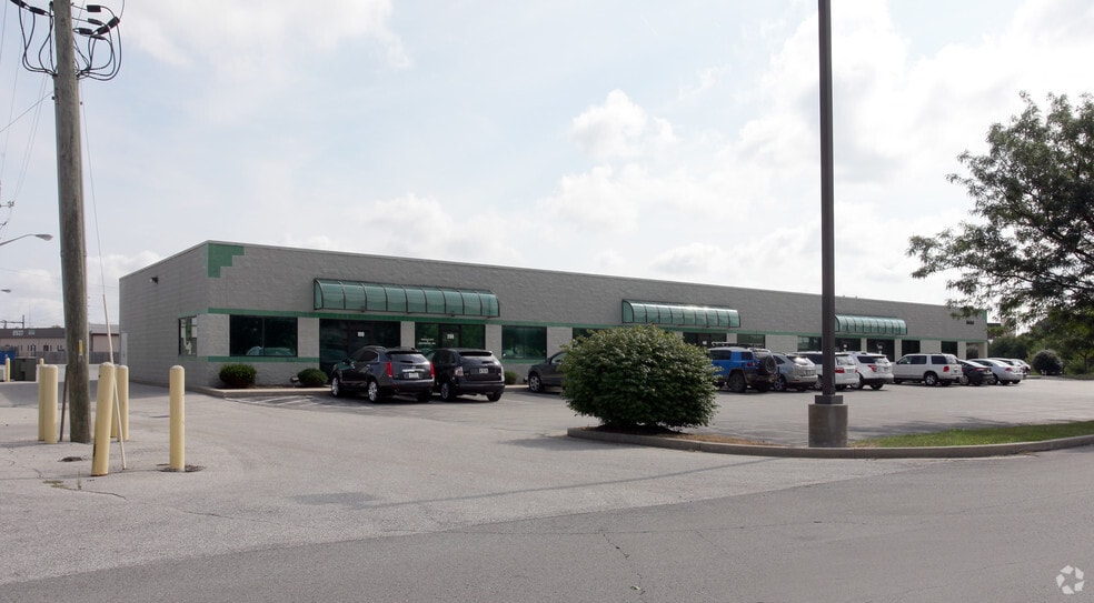 8444 Castlewood Dr, Indianapolis, IN for lease - Building Photo - Image 3 of 3