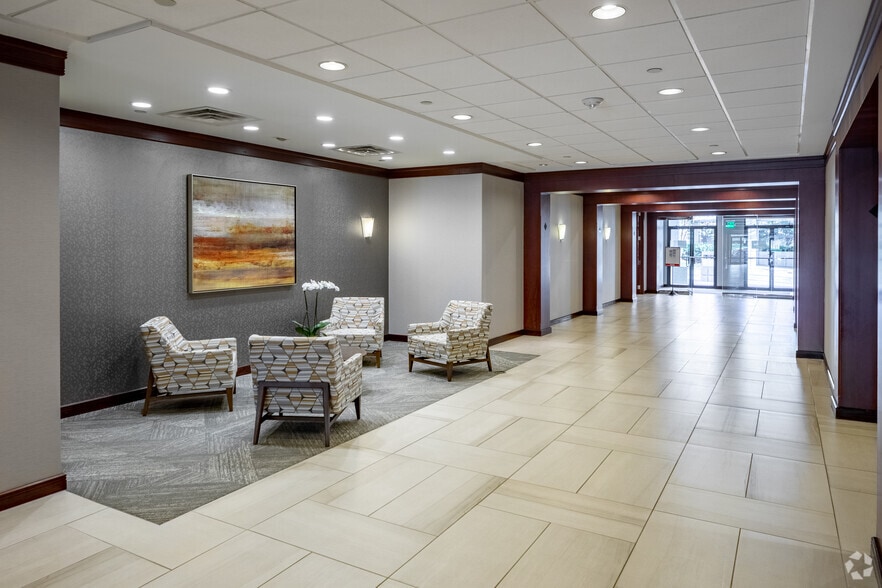 2200 Century Pky NE, Atlanta, GA for lease - Lobby - Image 3 of 7