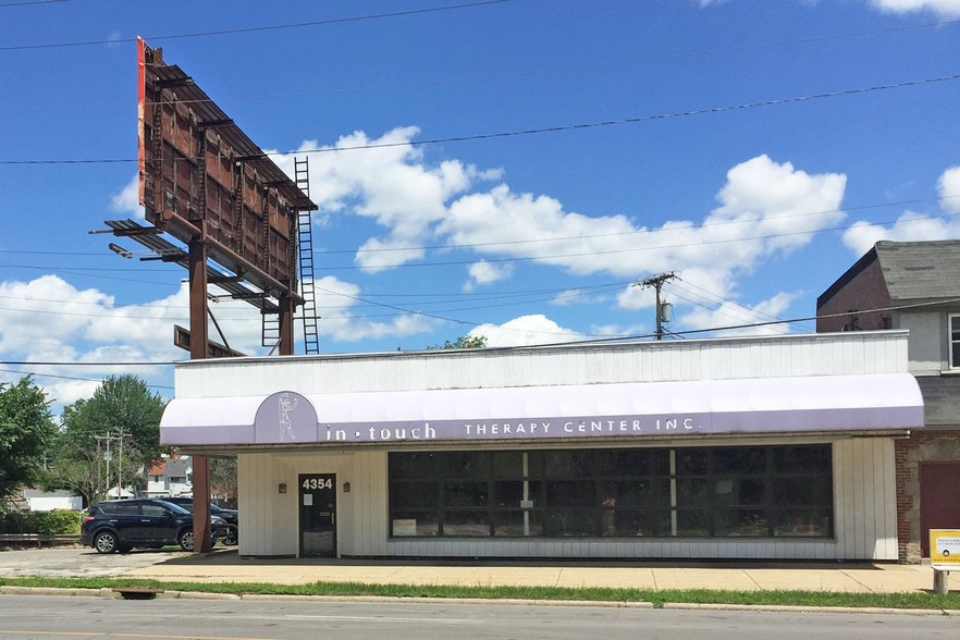 4354 Monroe St, Toledo, OH for sale - Building Photo - Image 1 of 1