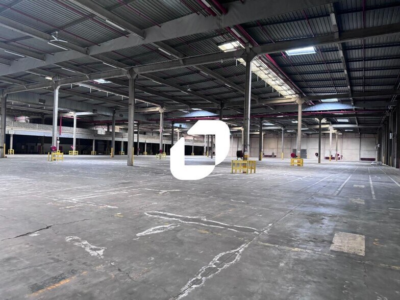 Industrial in Hénin-Beaumont for lease - Interior Photo - Image 2 of 8