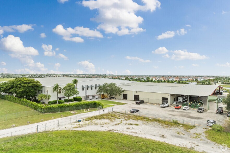 4003 Seminole Pratt Whitney Rd, City Of Westlake, FL à louer - Photo du bâtiment - Image 2 de 20