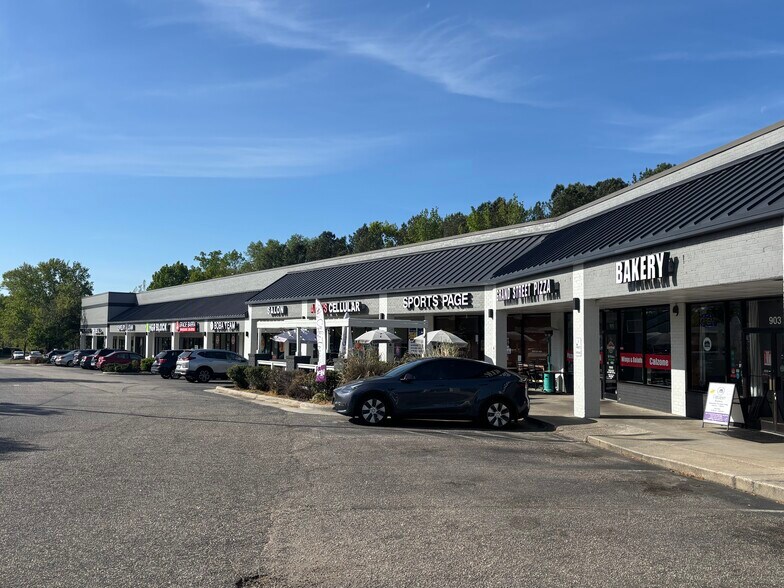 817-909 N Smithfield Rd, Knightdale, NC à louer - Photo du bâtiment - Image 2 de 3