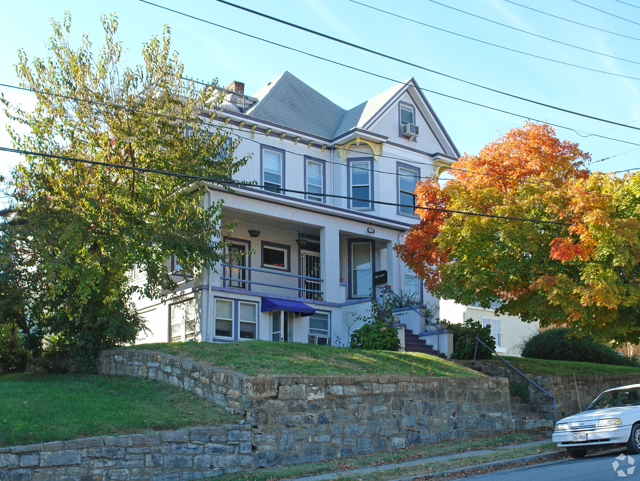 917 1st St SW, Roanoke, VA à vendre Photo principale- Image 1 de 4