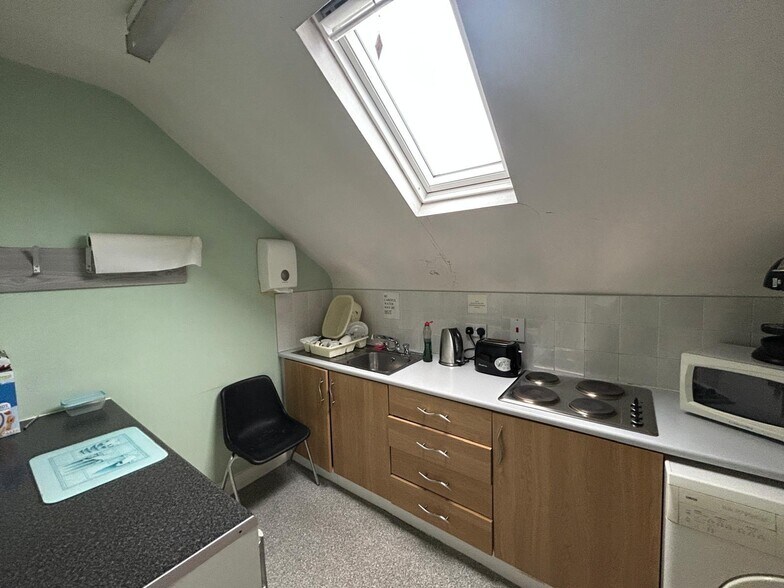 66-70 Springfield Rd, Belfast à vendre - Photo du bâtiment - Image 2 de 6