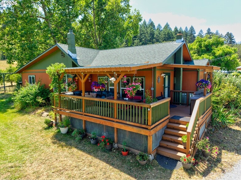 220 Faver Dr, Riddle, OR for sale - Primary Photo - Image 1 of 1