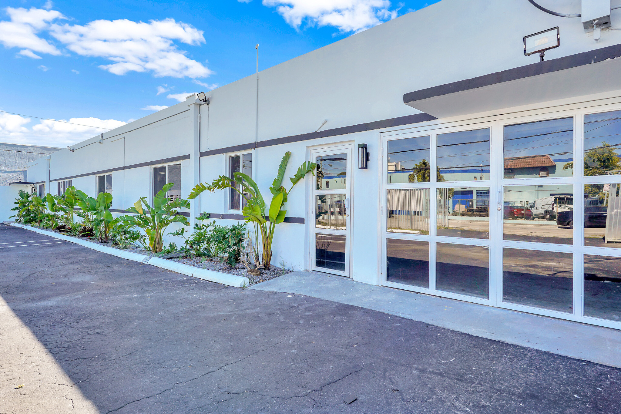 1822 NW 22nd St, Miami, FL for lease Building Photo- Image 1 of 11
