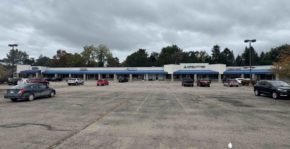 5515 Davison Rd, Burton, MI à louer - Photo du bâtiment - Image 3 de 12