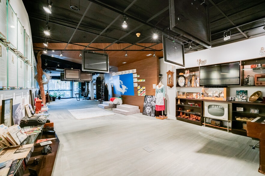 960-962 St Clair Ave W, Toronto, ON à vendre - Photo intérieure - Image 2 de 3