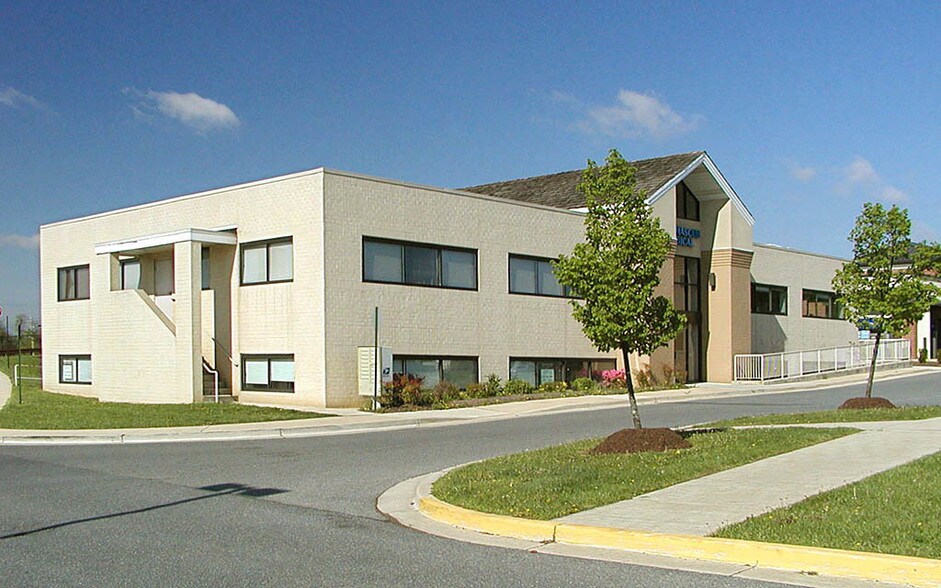 26005 Ridge Rd, Damascus, MD à louer - Photo du bâtiment - Image 2 de 13