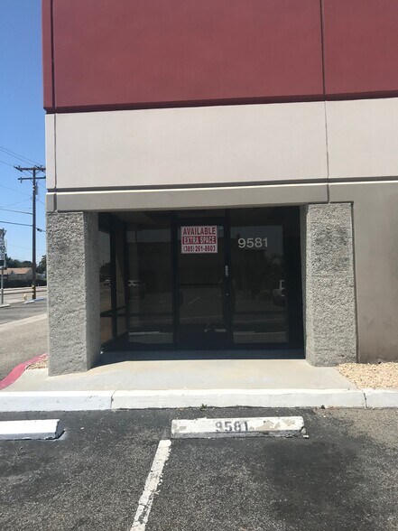 9419-9585 Slauson Ave, Pico Rivera, CA à louer - Photo du bâtiment - Image 3 de 6