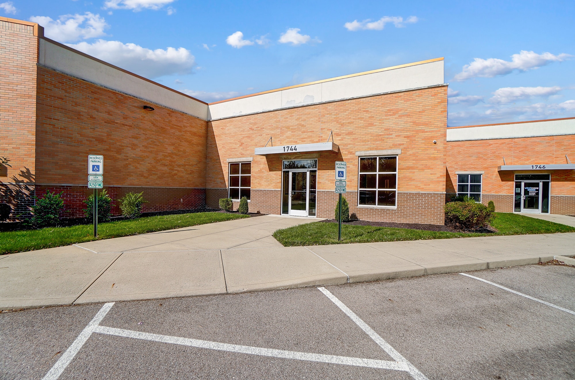 1740 Thomas Paine Pky, Dayton, OH for lease Building Photo- Image 1 of 23