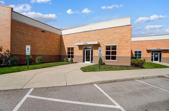 1740 Thomas Paine Pky, Dayton, OH for lease Building Photo- Image 1 of 23
