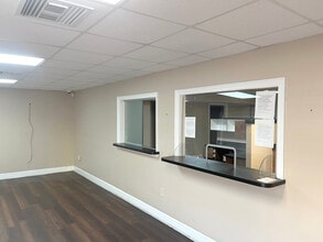3010 E 138th Ave, Tampa, FL à louer Photo intérieure- Image 2 de 5