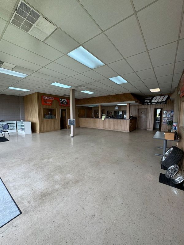 2032 Sylvester Dr, Moultrie, GA for sale Interior Photo- Image 1 of 25