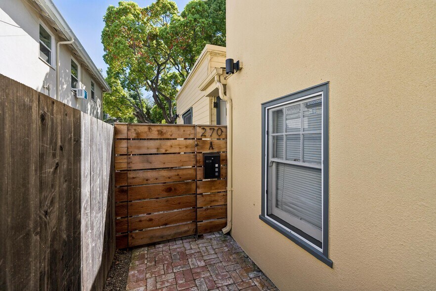 270 Everett Ave, Palo Alto, CA à vendre - Photo du bâtiment - Image 3 de 10