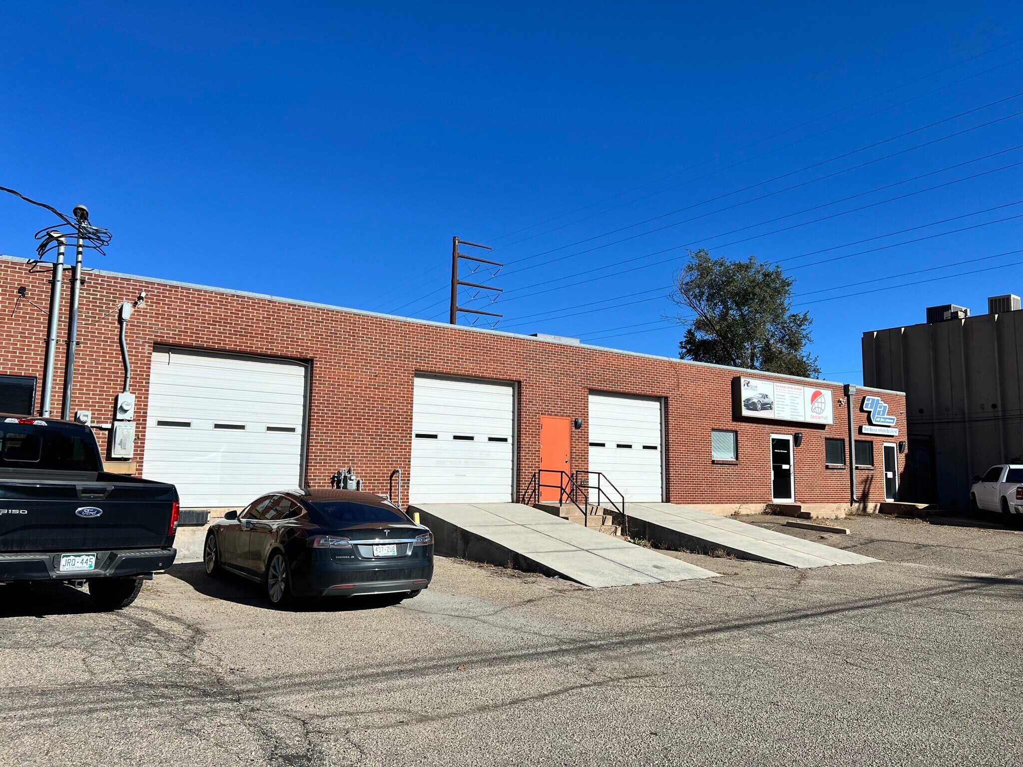 2105 W 10th Ave, Denver, CO for lease Primary Photo- Image 1 of 11