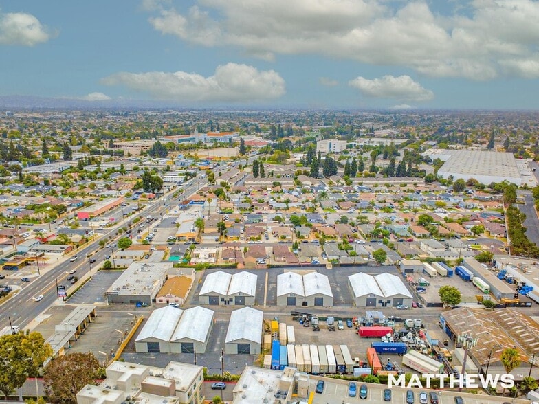 South Gate Portfolio portfolio of 3 properties for sale on LoopNet.ca - Building Photo - Image 1 of 8