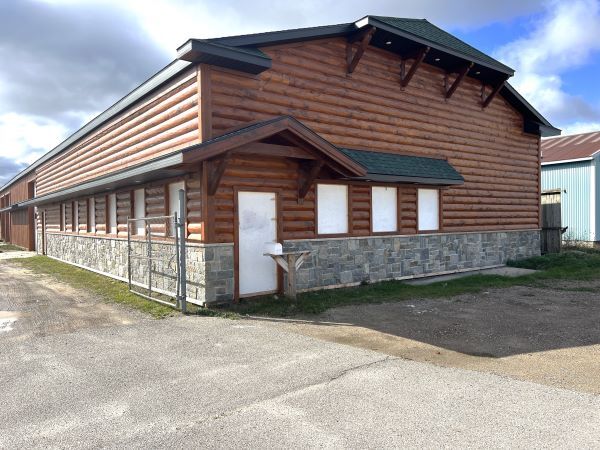 1021 Mankowski Rd, Gaylord, MI à louer - Photo du bâtiment - Image 1 de 4