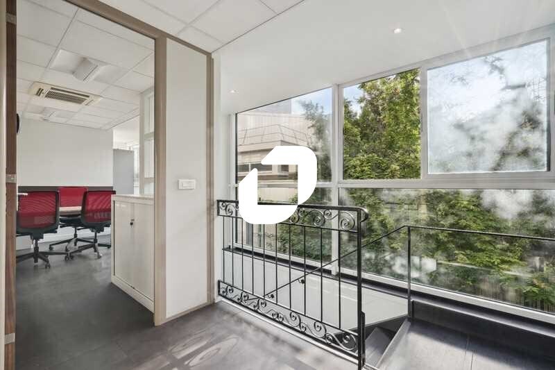 Office in Enghien-les-Bains for lease - Interior Photo - Image 2 of 14