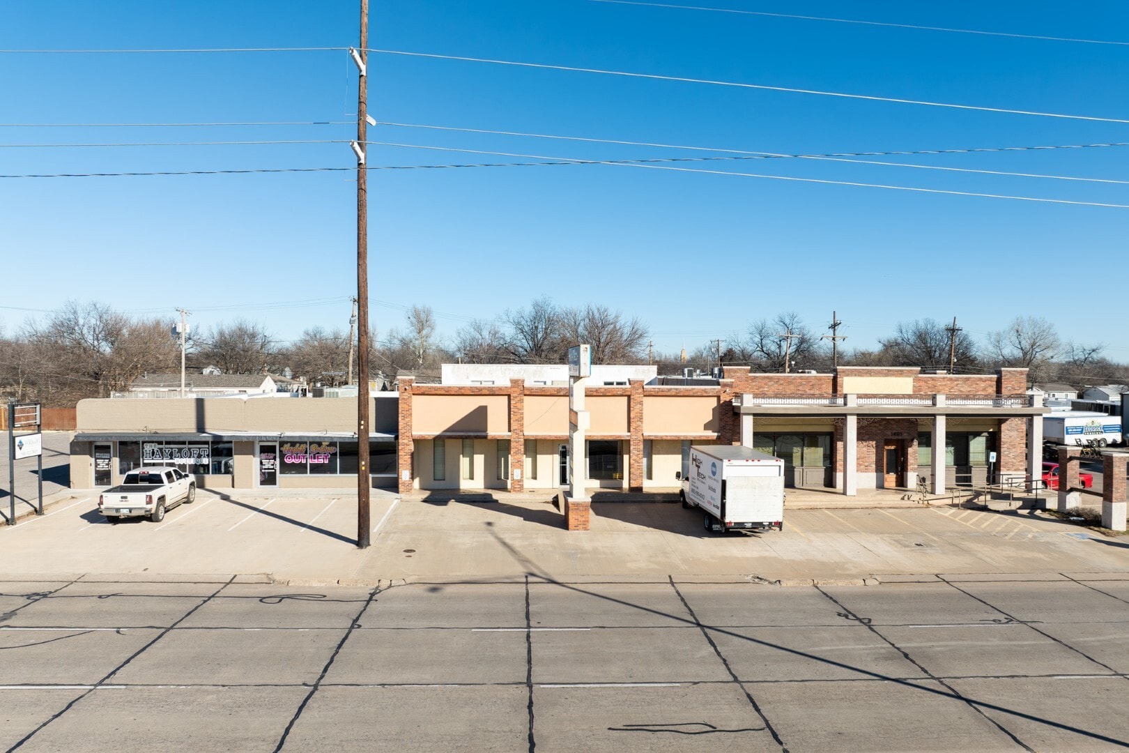 1801 NW Cache Rd, Lawton, OK for lease Building Photo- Image 1 of 21