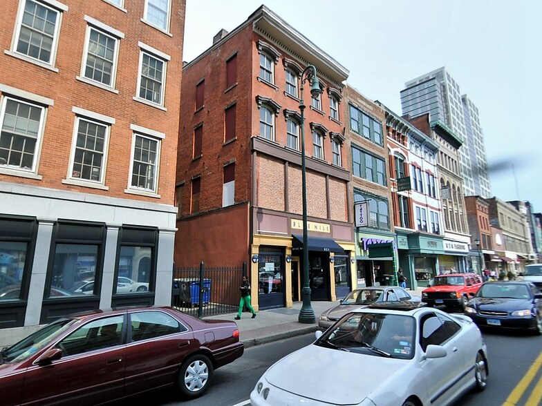 849-851 Chapel St portefeuille de 2 propriétés à vendre sur LoopNet.ca - Photo du bâtiment - Image 1 de 3