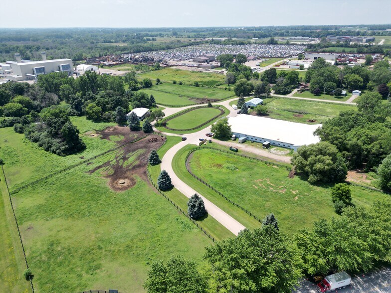 136 Ferdinand St, Neenah, WI à vendre - Photo du bâtiment - Image 2 de 13