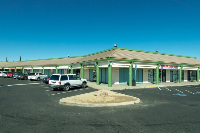 Plus de détails pour 5575-5669 Mack Rd, Sacramento, CA - Bureau/Commerce de détail à louer