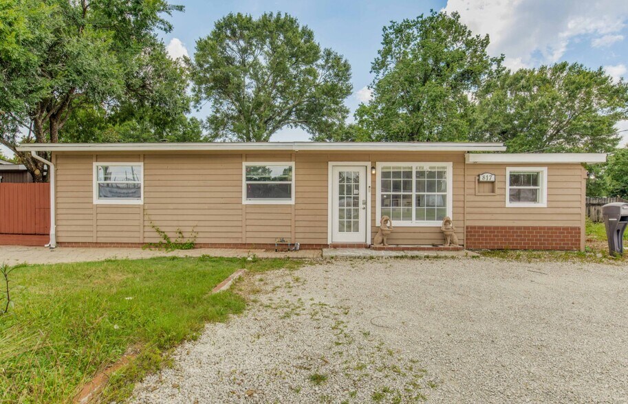 817 Beverly Pky, Pensacola, FL à louer - Photo principale - Image 1 de 8