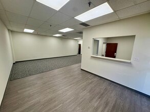 4487 Park Dr, Norcross, GA for lease Interior Photo- Image 2 of 6