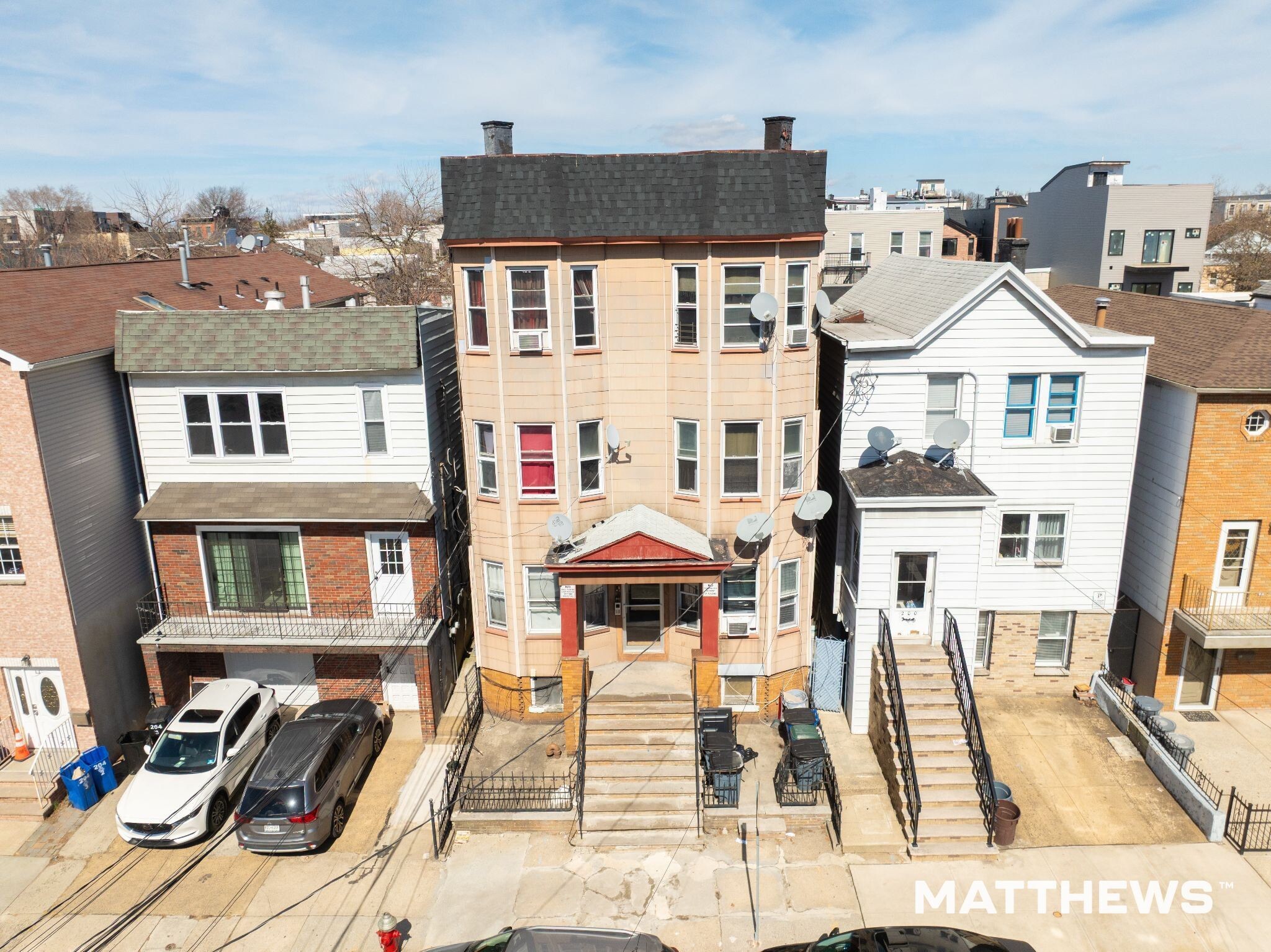 202 Hutton St, Jersey City, NJ for sale Primary Photo- Image 1 of 5