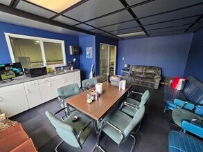 2992 Norland Av, Burnaby, BC for lease Interior Photo- Image 2 of 4