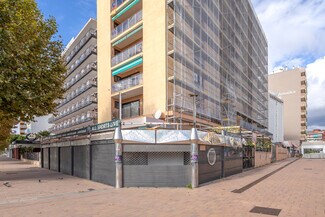 Plus de détails pour Multi-résidentiel à vendre