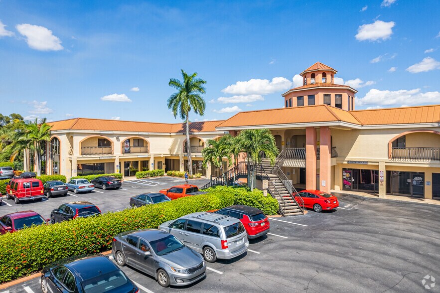 3049 Cleveland Ave, Fort Myers, FL à louer - Photo du bâtiment - Image 2 de 12