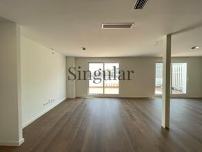 Office in Barcelona, Barcelona for lease Interior Photo- Image 2 of 22