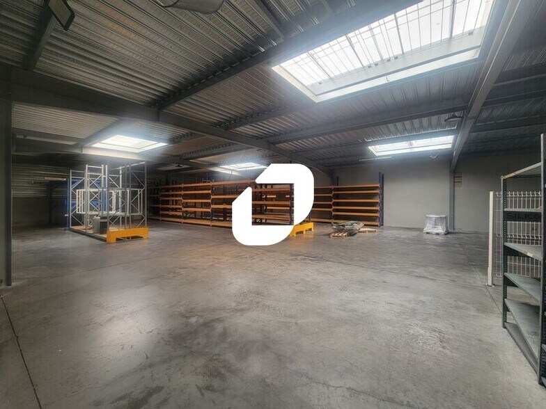 Flex in Chilly-Mazarin for lease - Building Photo - Image 3 of 21