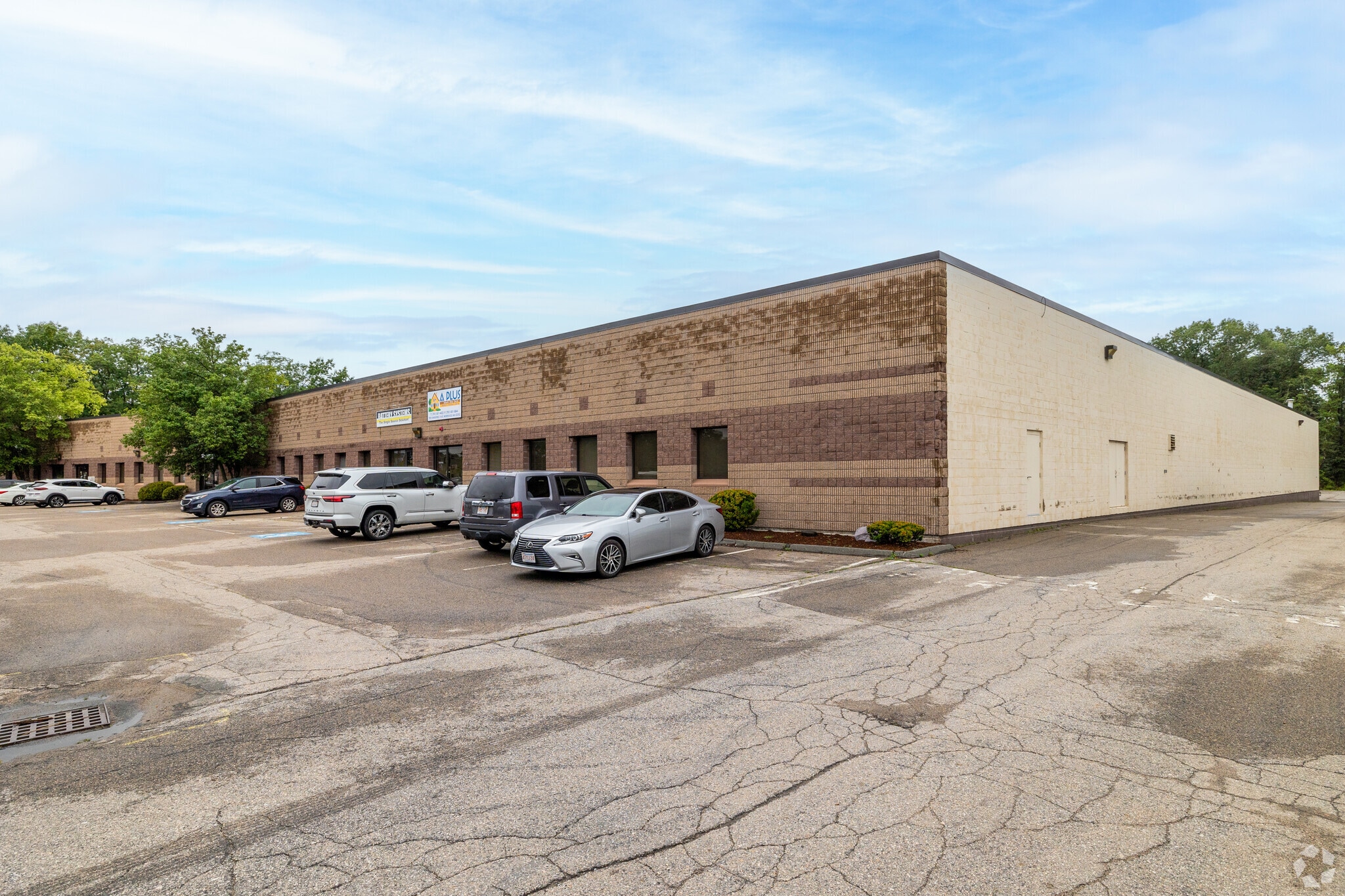 192-198 Vanderbilt Ave, Norwood, MA for lease Primary Photo- Image 1 of 8