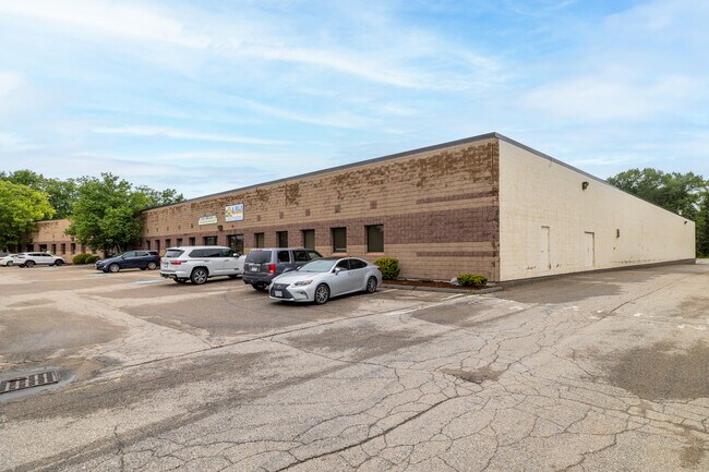 Plus de détails pour 192-198 Vanderbilt Ave, Norwood, MA - Industriel à louer