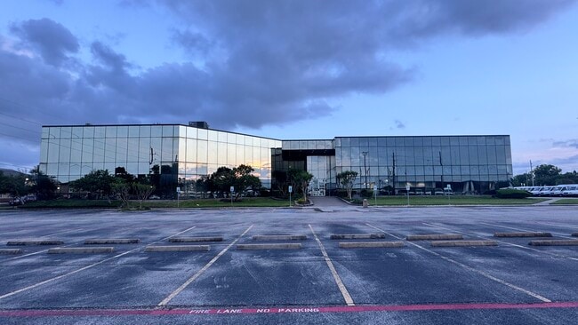 More details for 211 Highland Cross Dr, Houston, TX - Office for Lease